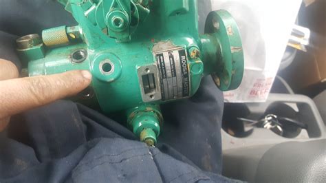 C 307. . Roosa master injection pump bleed screw